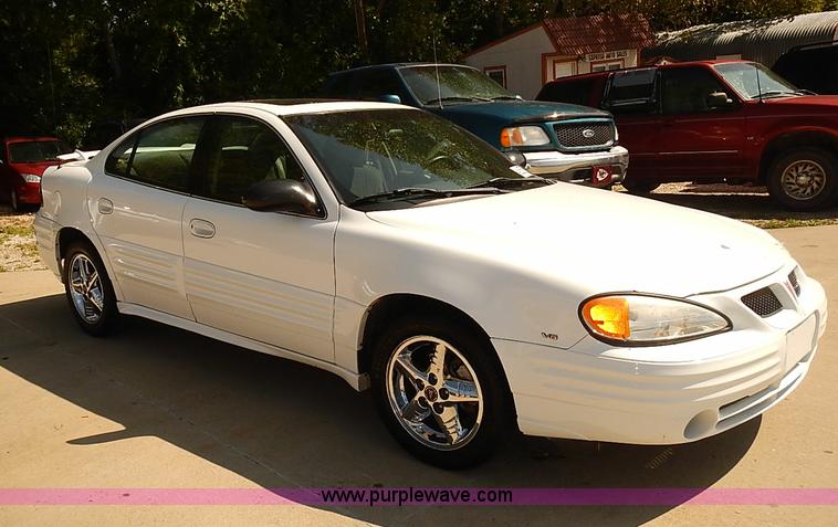 image for item J3149 2002 Pontiac Grand AM SE 1