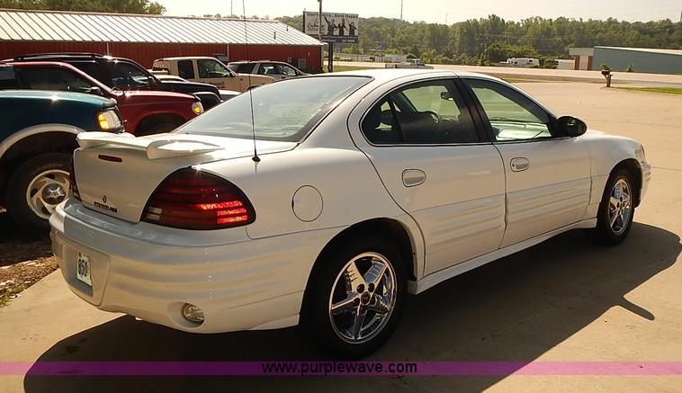 image for item J3149 2002 Pontiac Grand AM SE 1