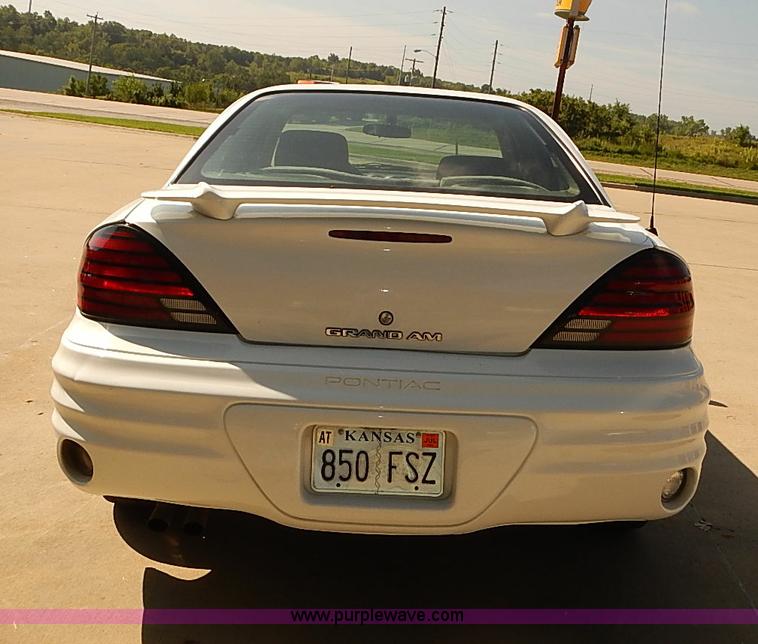 image for item J3149 2002 Pontiac Grand AM SE 1