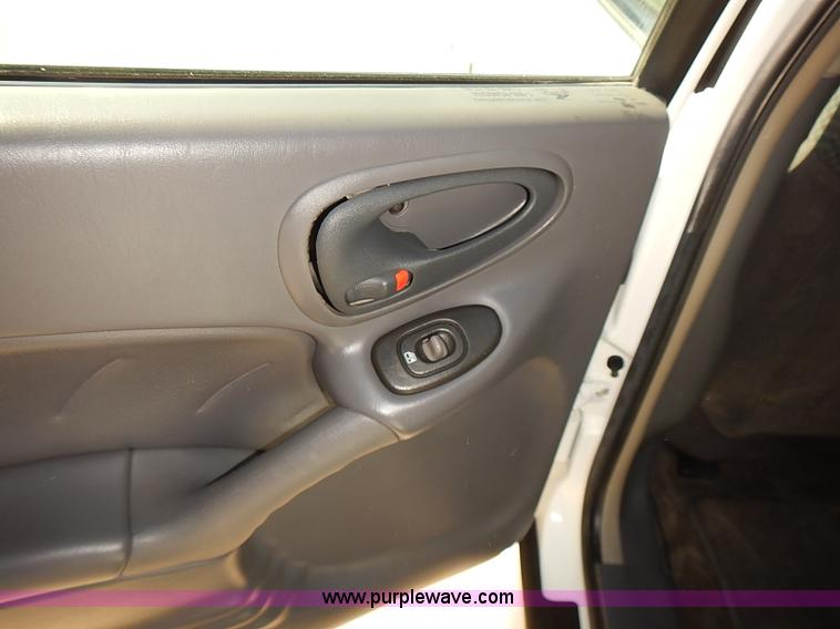 image for item J3149 2002 Pontiac Grand AM SE 1