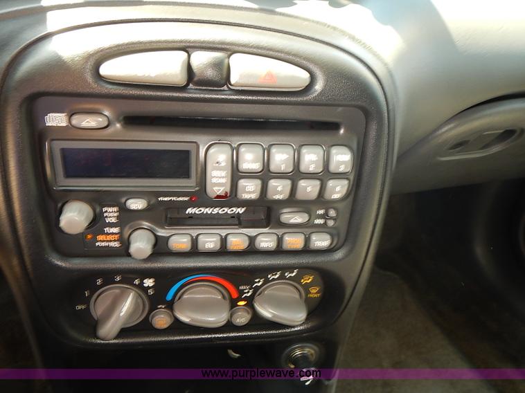 image for item J3149 2002 Pontiac Grand AM SE 1