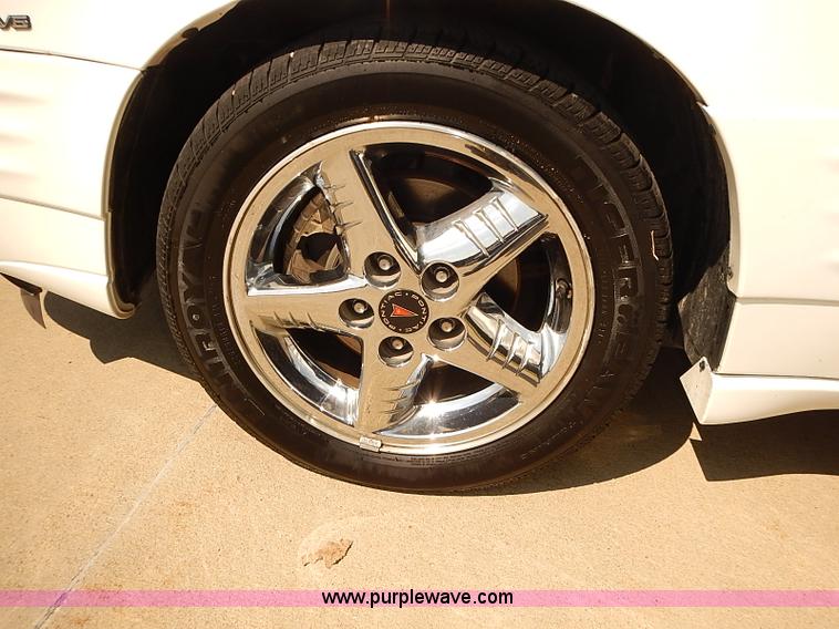 image for item J3149 2002 Pontiac Grand AM SE 1