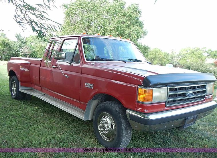 image for item J3160 1991 Ford F350 XLT Lariat Crew Cab pickup truck