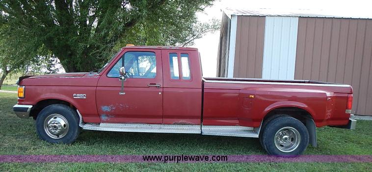 image for item J3160 1991 Ford F350 XLT Lariat Crew Cab pickup truck