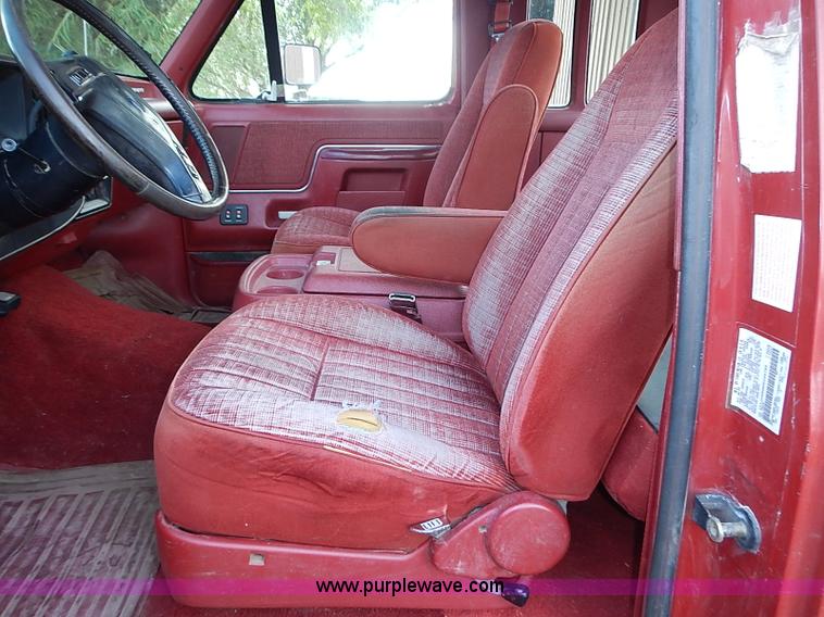 image for item J3160 1991 Ford F350 XLT Lariat Crew Cab pickup truck