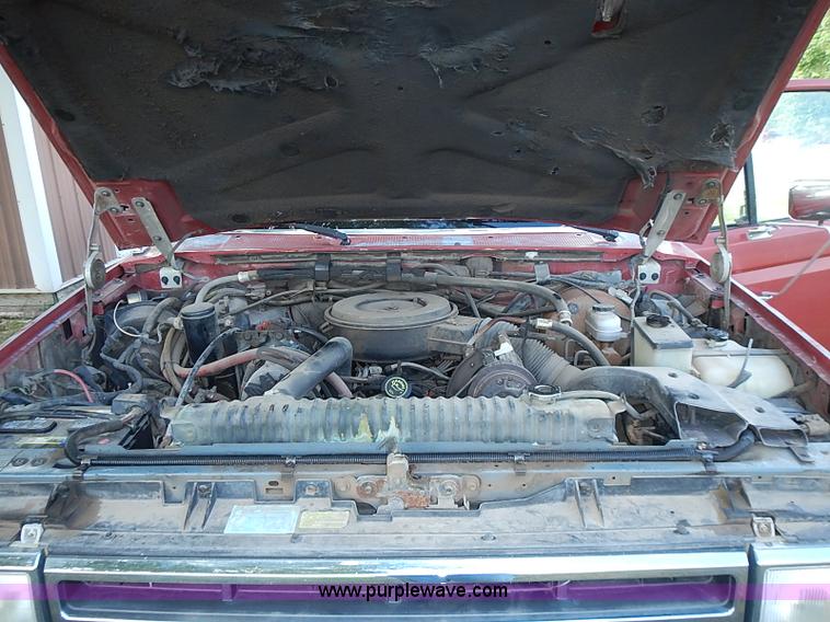 image for item J3160 1991 Ford F350 XLT Lariat Crew Cab pickup truck