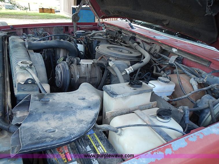 image for item J3160 1991 Ford F350 XLT Lariat Crew Cab pickup truck