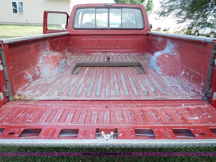 image for item J3160 1991 Ford F350 XLT Lariat Crew Cab pickup truck