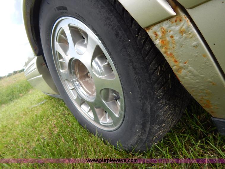 image for item Z9301 1997 Lincoln Town Car Signature