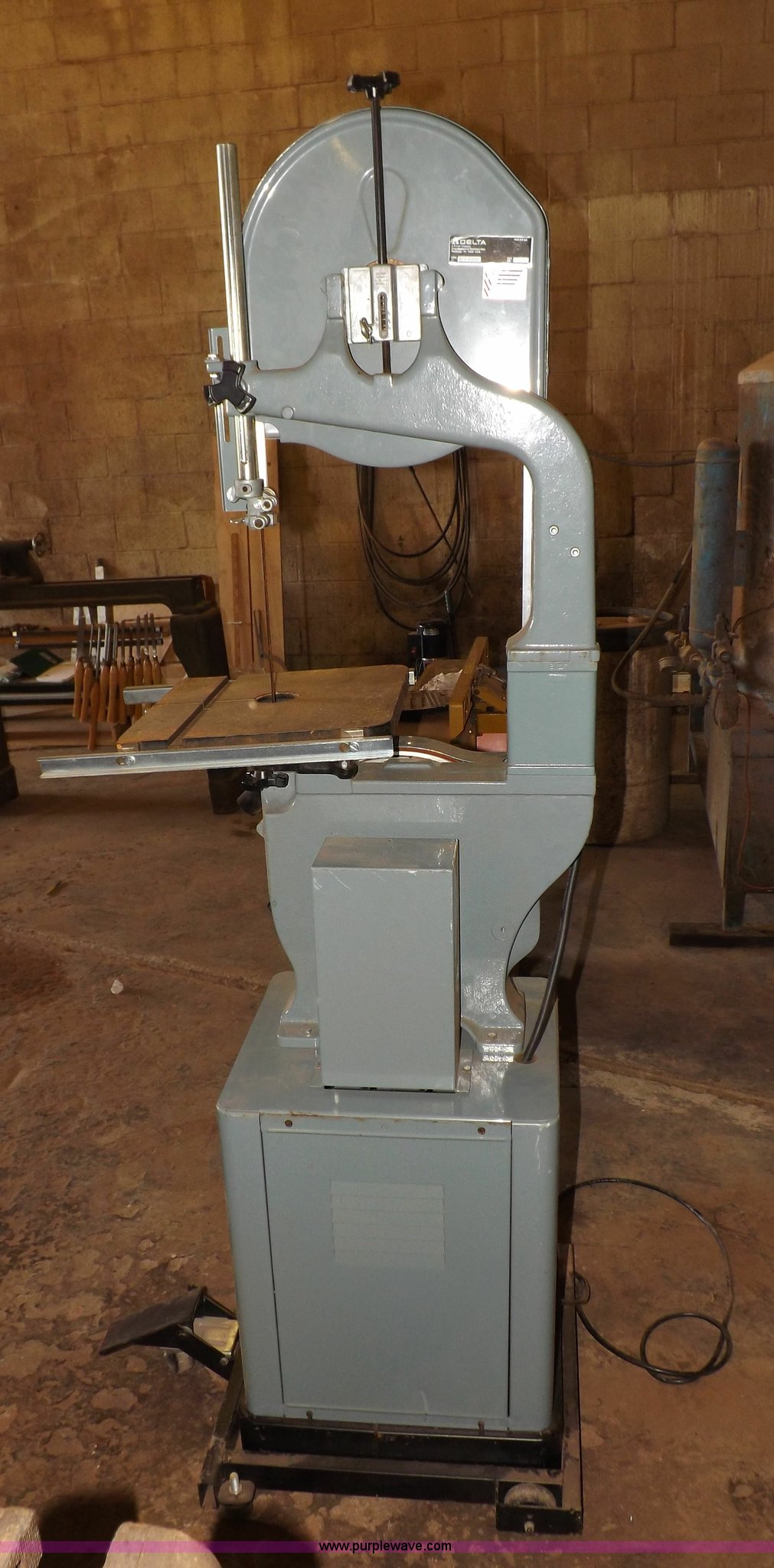 Delta wood band saw in Woodward, OK Item H9198 sold Purple Wave