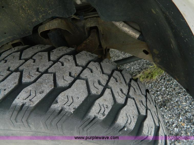 image for item AD9747 2003 Chevrolet Silverado 1500HD LT Crew Cab pickup truck