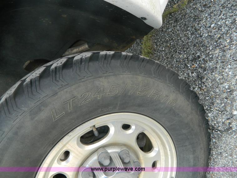 image for item AD9747 2003 Chevrolet Silverado 1500HD LT Crew Cab pickup truck