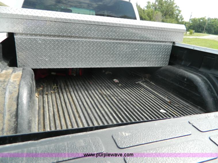 image for item AD9747 2003 Chevrolet Silverado 1500HD LT Crew Cab pickup truck