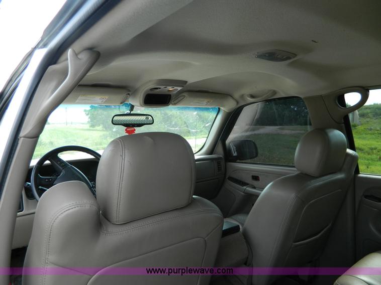 image for item AD9747 2003 Chevrolet Silverado 1500HD LT Crew Cab pickup truck