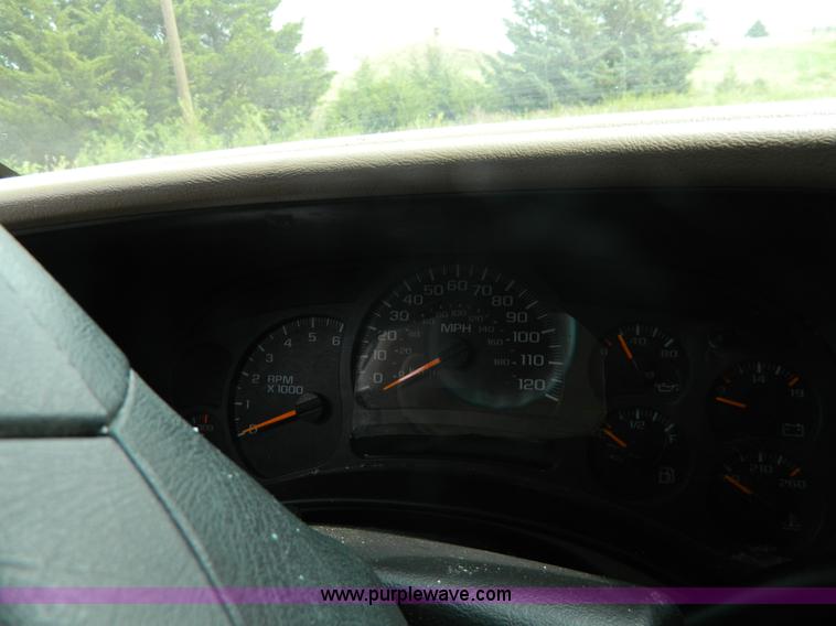 image for item AD9747 2003 Chevrolet Silverado 1500HD LT Crew Cab pickup truck