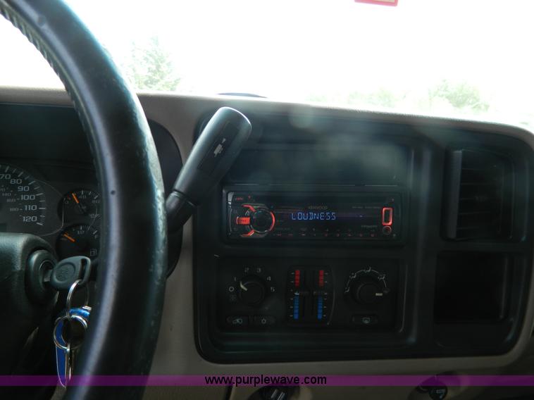 image for item AD9747 2003 Chevrolet Silverado 1500HD LT Crew Cab pickup truck