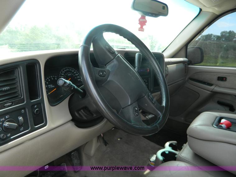 image for item AD9747 2003 Chevrolet Silverado 1500HD LT Crew Cab pickup truck