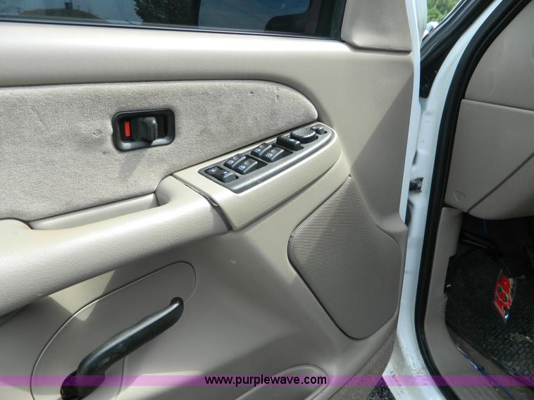 image for item AD9747 2003 Chevrolet Silverado 1500HD LT Crew Cab pickup truck