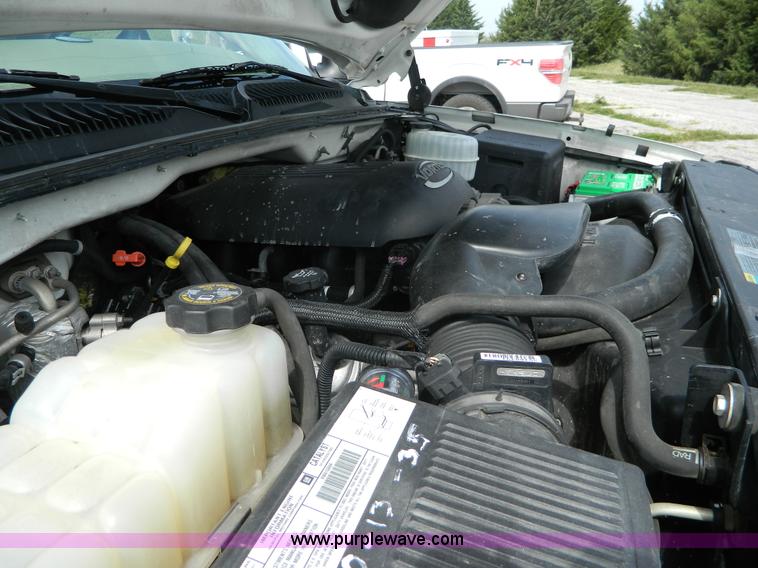 image for item AD9747 2003 Chevrolet Silverado 1500HD LT Crew Cab pickup truck