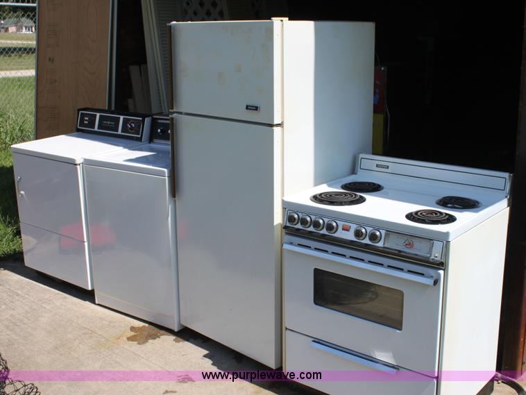 image for item AJ9391 Assorted appliances