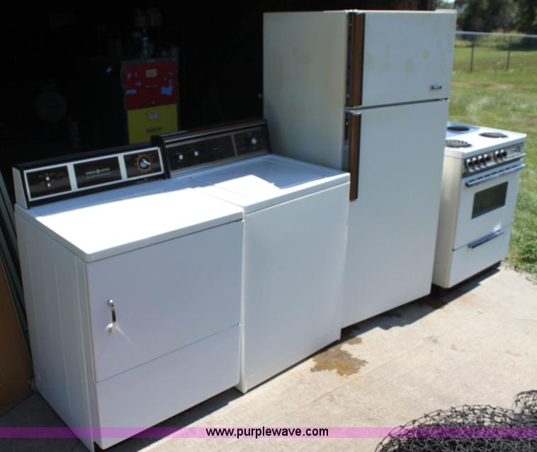 image for item AJ9391 Assorted appliances