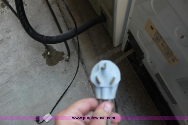 image for item AJ9391 Assorted appliances