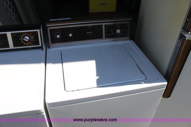 image for item AJ9391 Assorted appliances