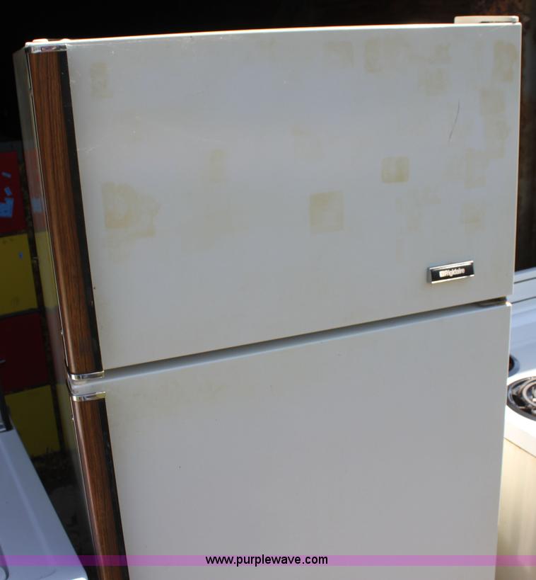 image for item AJ9391 Assorted appliances