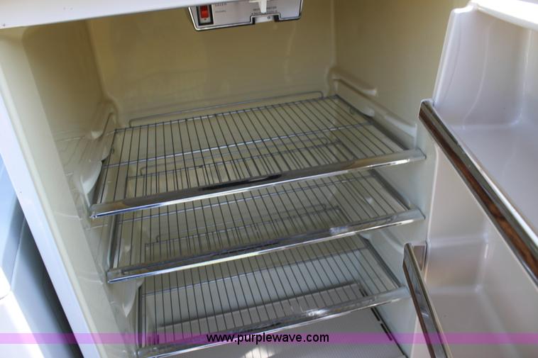 image for item AJ9391 Assorted appliances