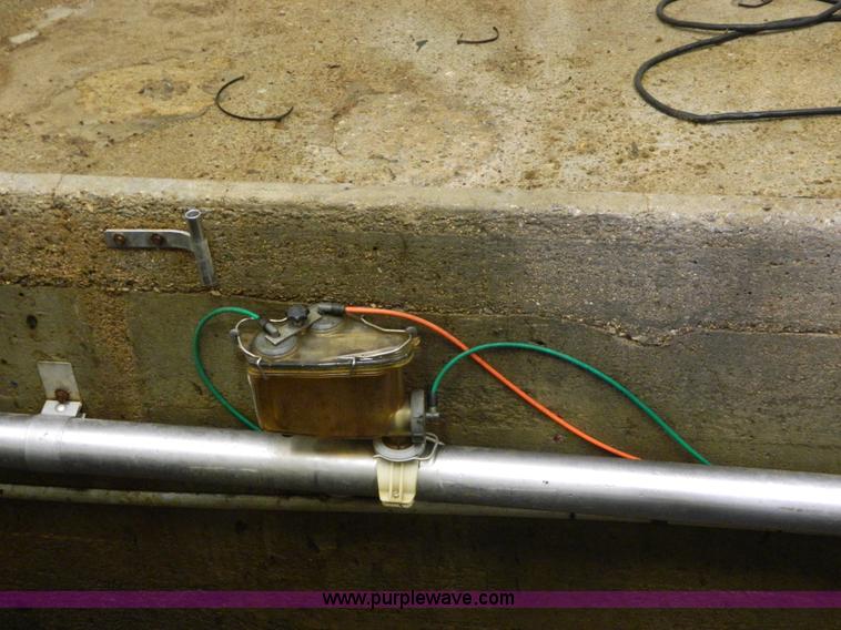 image for item AL9791 (2) four station parlor milking parlor hookups