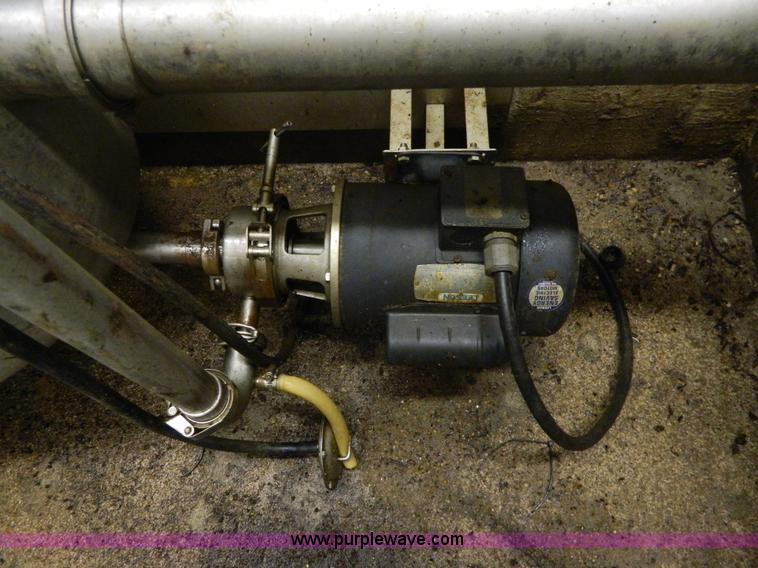 image for item AL9791 (2) four station parlor milking parlor hookups