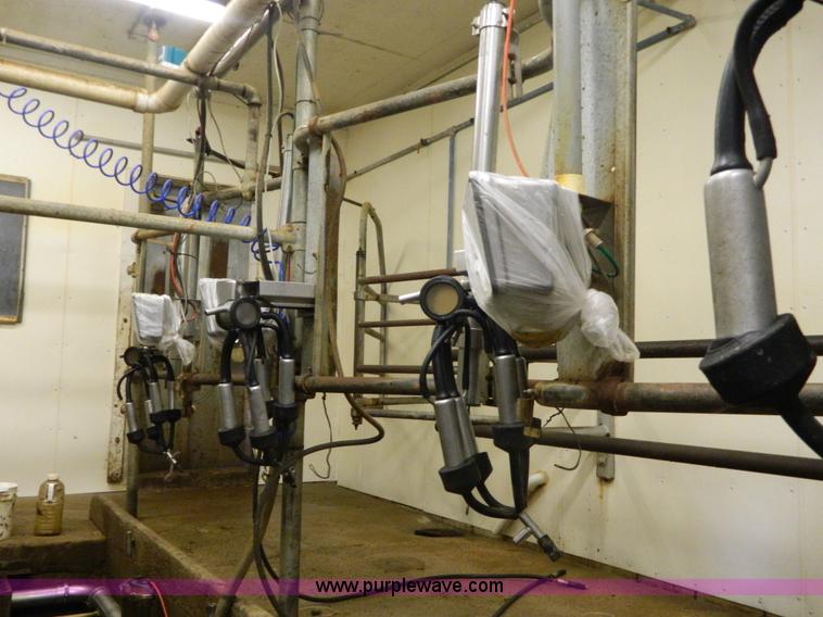 image for item AL9791 (2) four station parlor milking parlor hookups