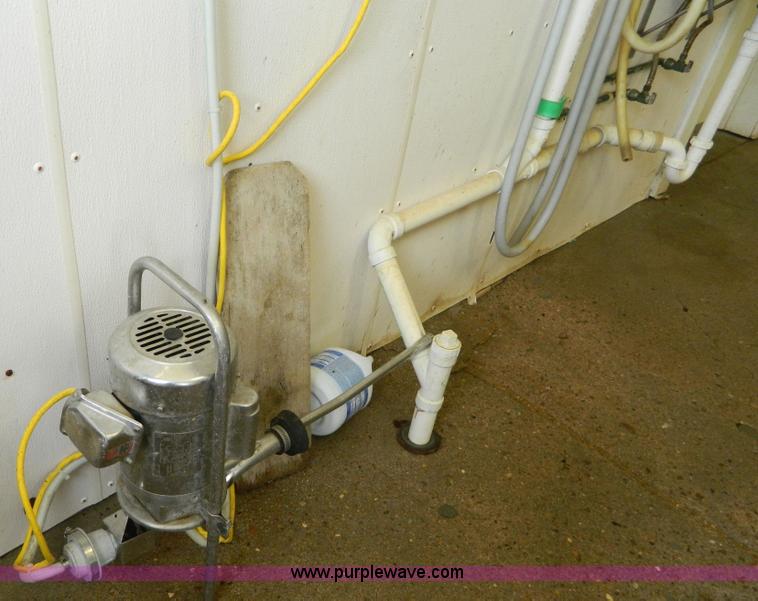 image for item AL9795 Stainless steel 1,500 gallon milk parlor tank