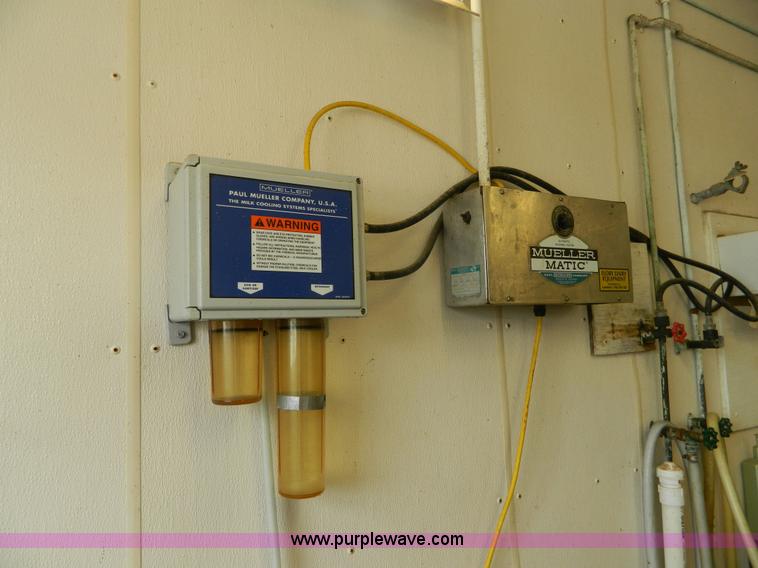 image for item AL9795 Stainless steel 1,500 gallon milk parlor tank