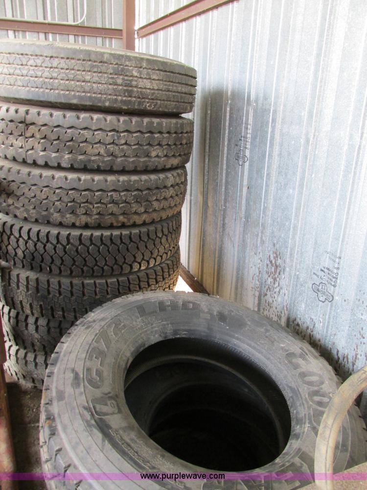 image for item AW9922 (17) truck tires