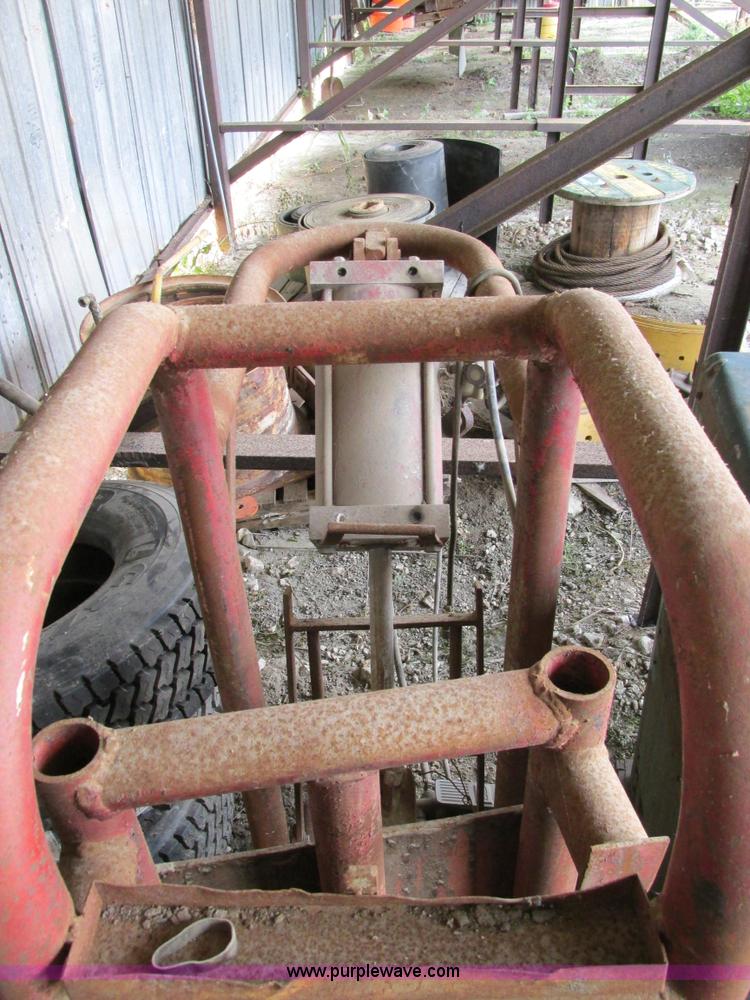 image for item AW9924 Heavy duty air/hydraulic truck tire changer