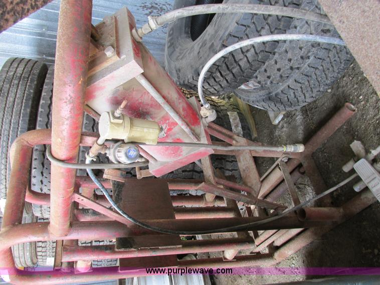 image for item AW9924 Heavy duty air/hydraulic truck tire changer