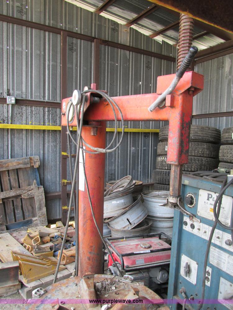 Coats RC15A tire machine in Union, MO Item AW9926 sold Purple Wave