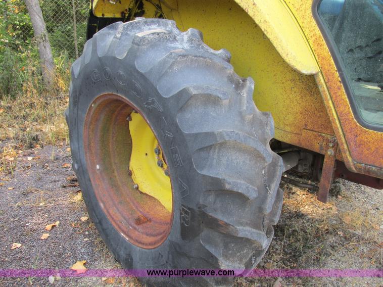 image for item AW9938 Ford 6610 tractor