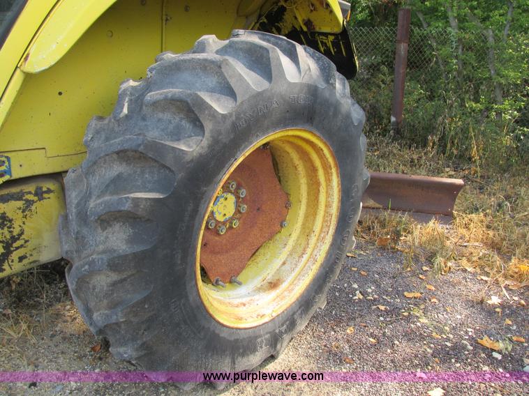 image for item AW9938 Ford 6610 tractor
