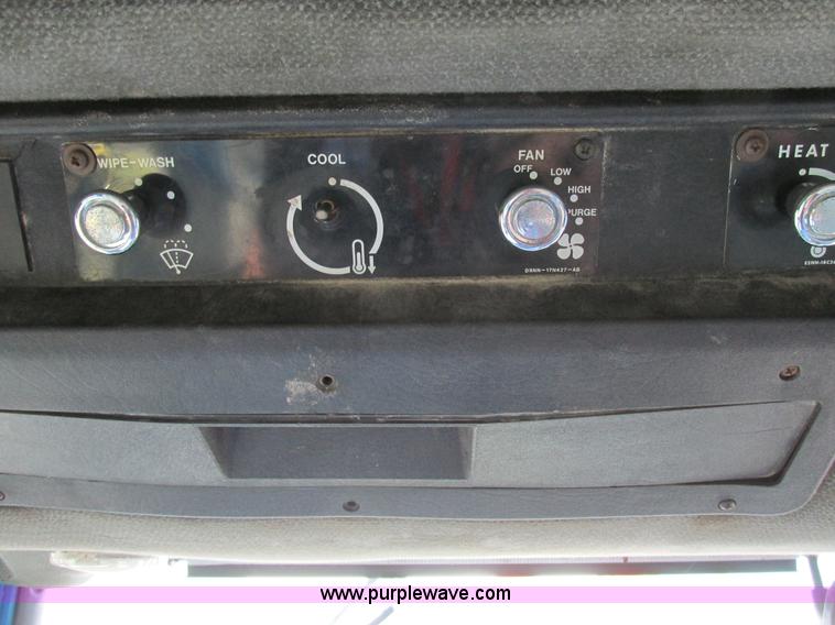 image for item AW9938 Ford 6610 tractor