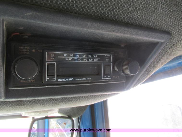 image for item AW9938 Ford 6610 tractor