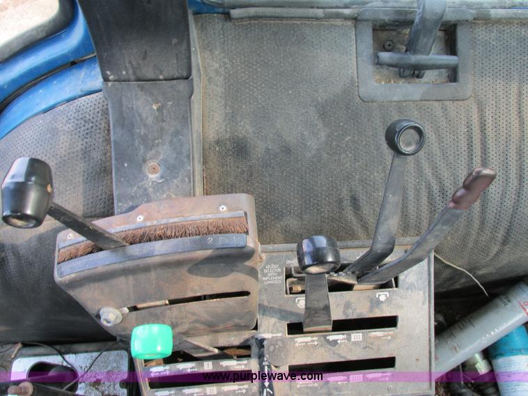 image for item AW9938 Ford 6610 tractor