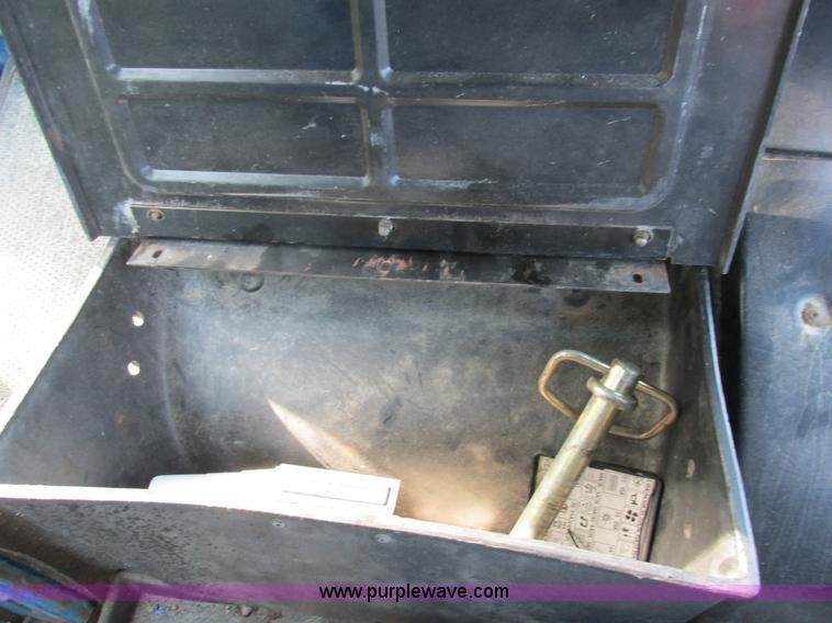 image for item AW9938 Ford 6610 tractor