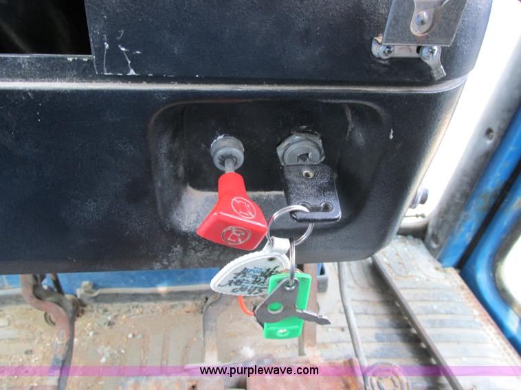 image for item AW9938 Ford 6610 tractor