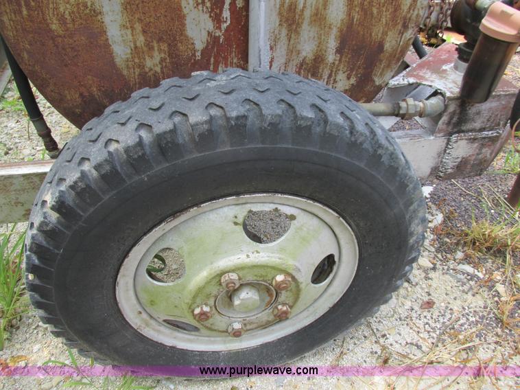 image for item AW9941 Shop built off road 275 gallon fuel tank