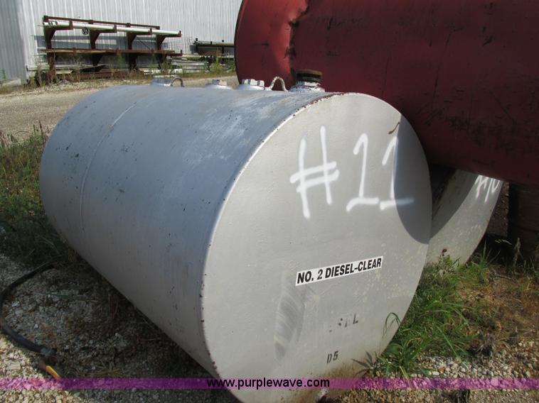 image for item AW9945 400 gallon fuel tank