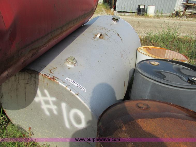 image for item AW9946 275 gallon fuel tank