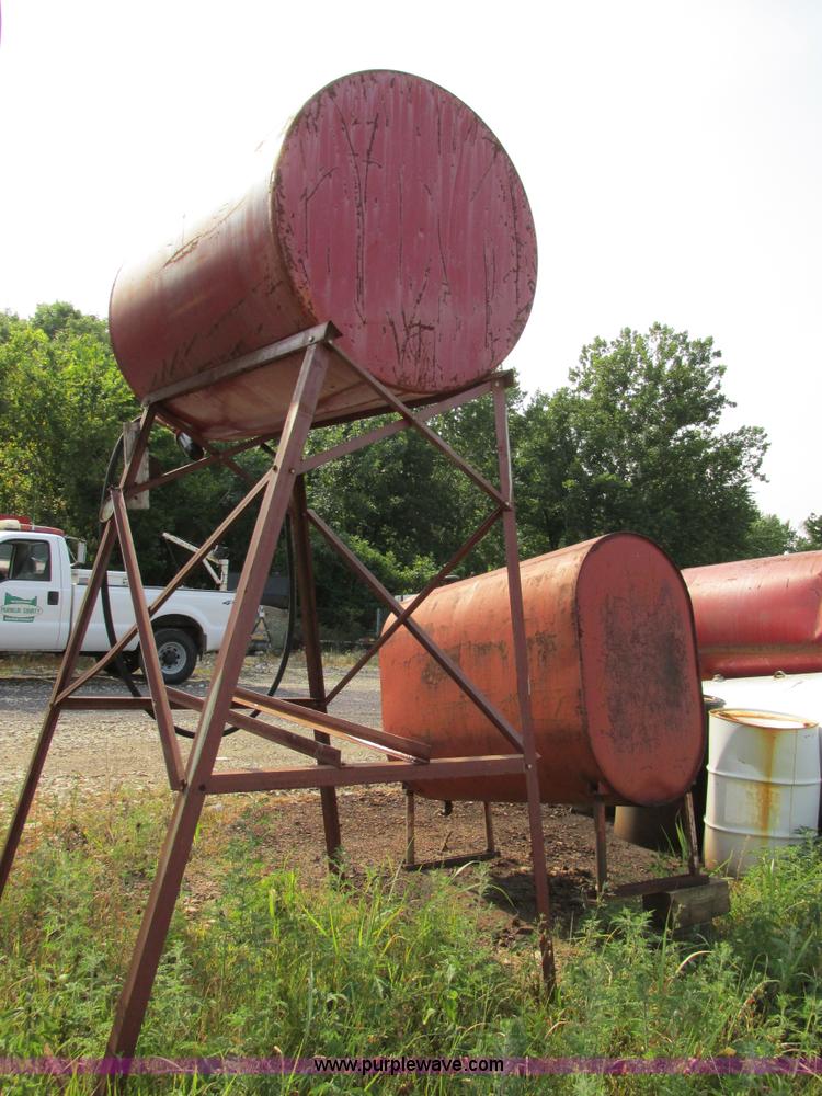 image for item AW9949 275 gallon fuel tank