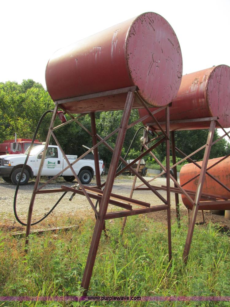 image for item AW9950 275 gallon fuel tank on stand